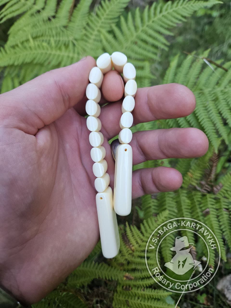 Cushions worry beads — Aramith billiard ball, no. 103 — 4
