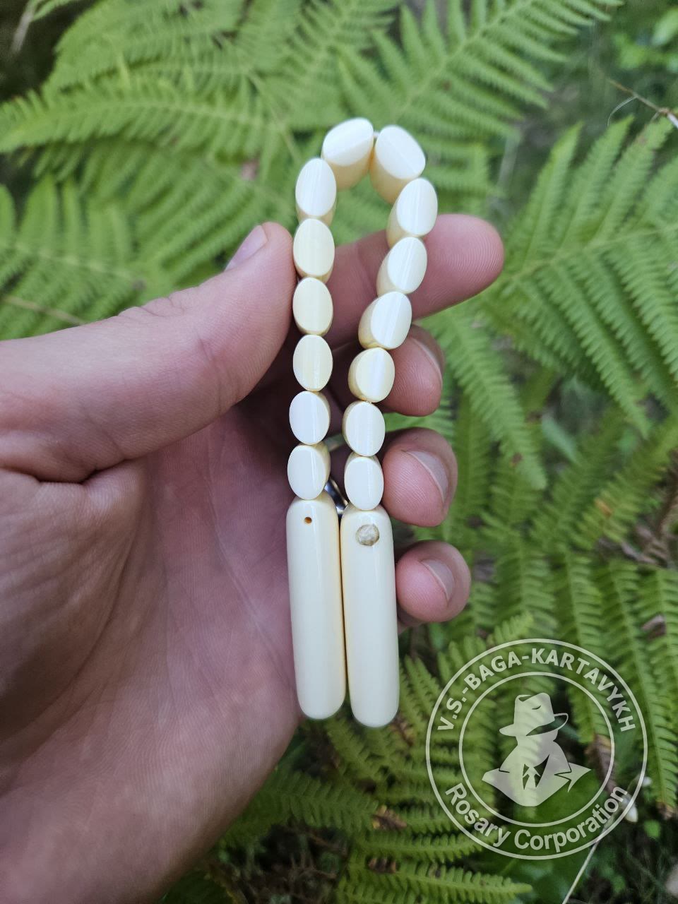 Cushions worry beads — Aramith billiard ball, no. 104 — 4
