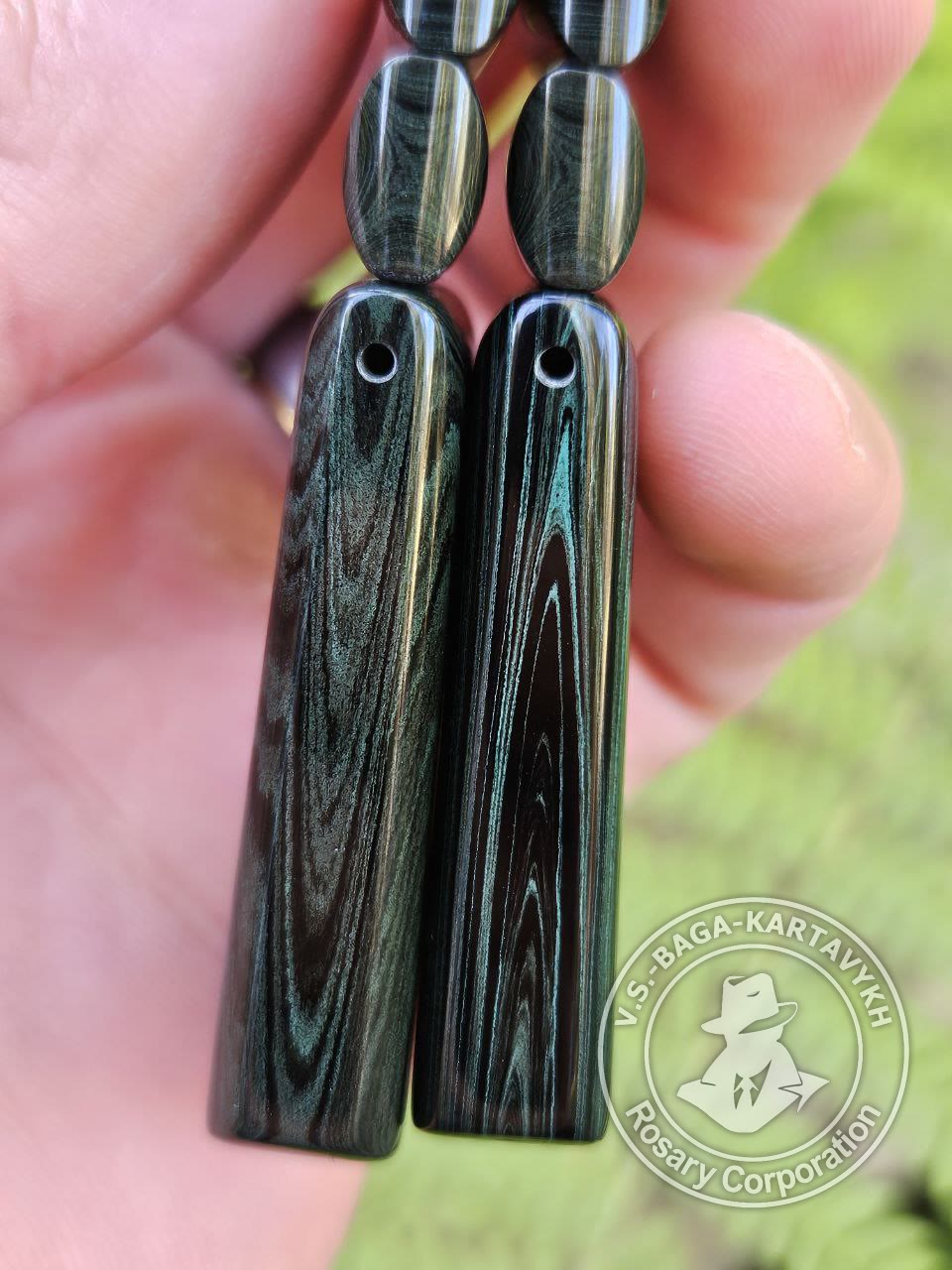 Cushions worry beads — German colored ebonite, no. 186 — 3