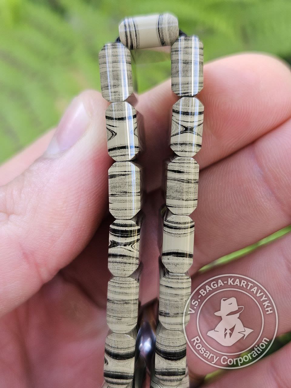 Strict classic worry beads — German colored ebonite, no. 195 — 7