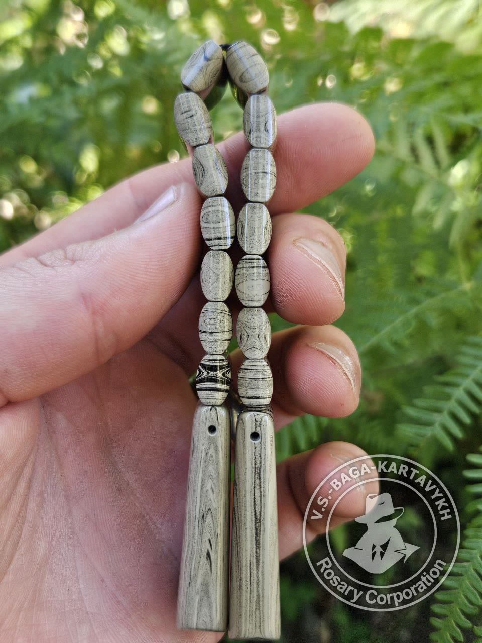 Cushions worry beads — German colored ebonite, no. 201 — 4