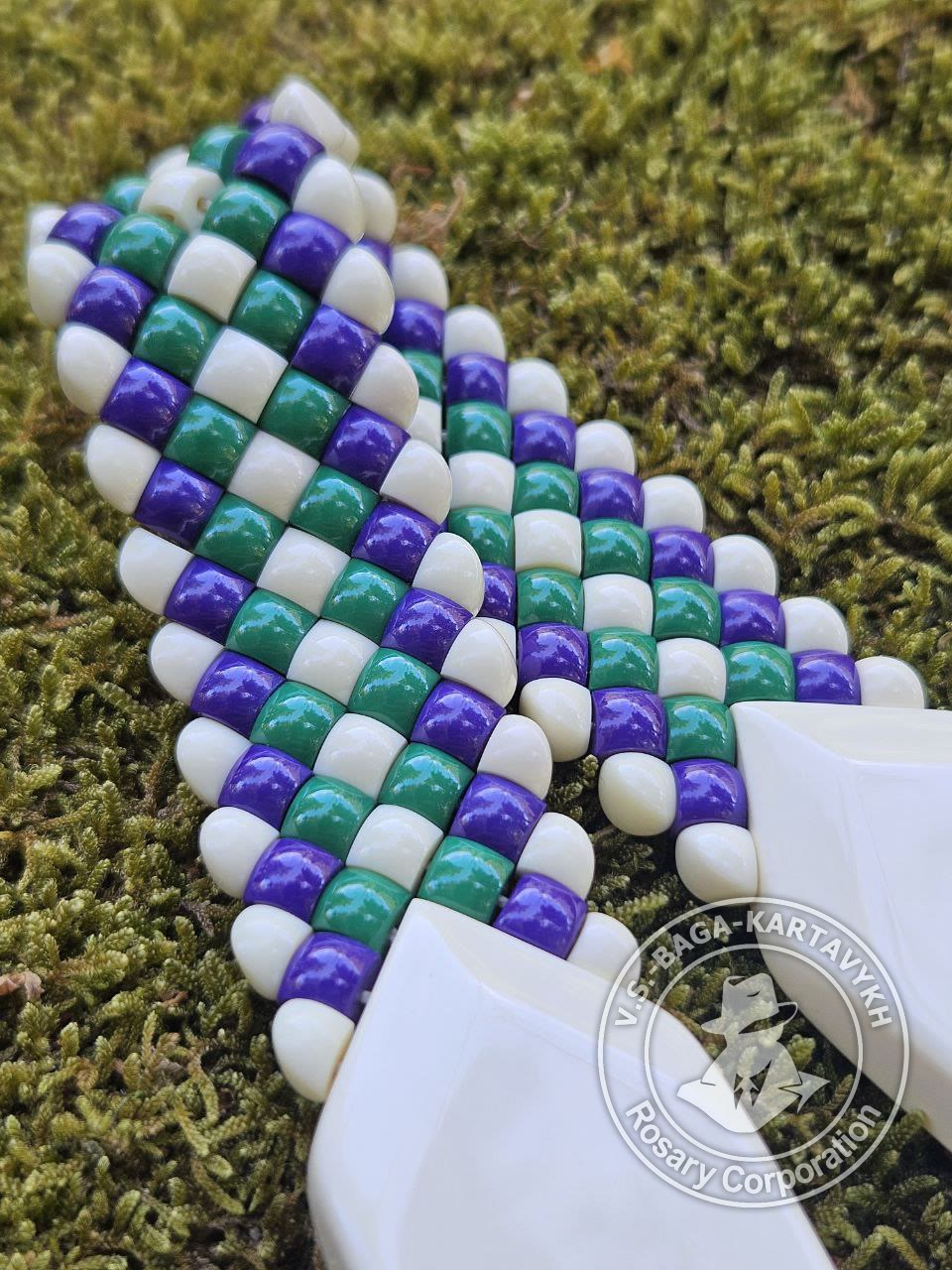 Carpet worry beads — Aramith billiard ball, no. 218 — 2
