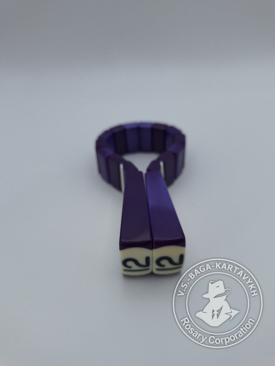 Strict classic worry beads — Aramith billiard ball, no. 221 — 3