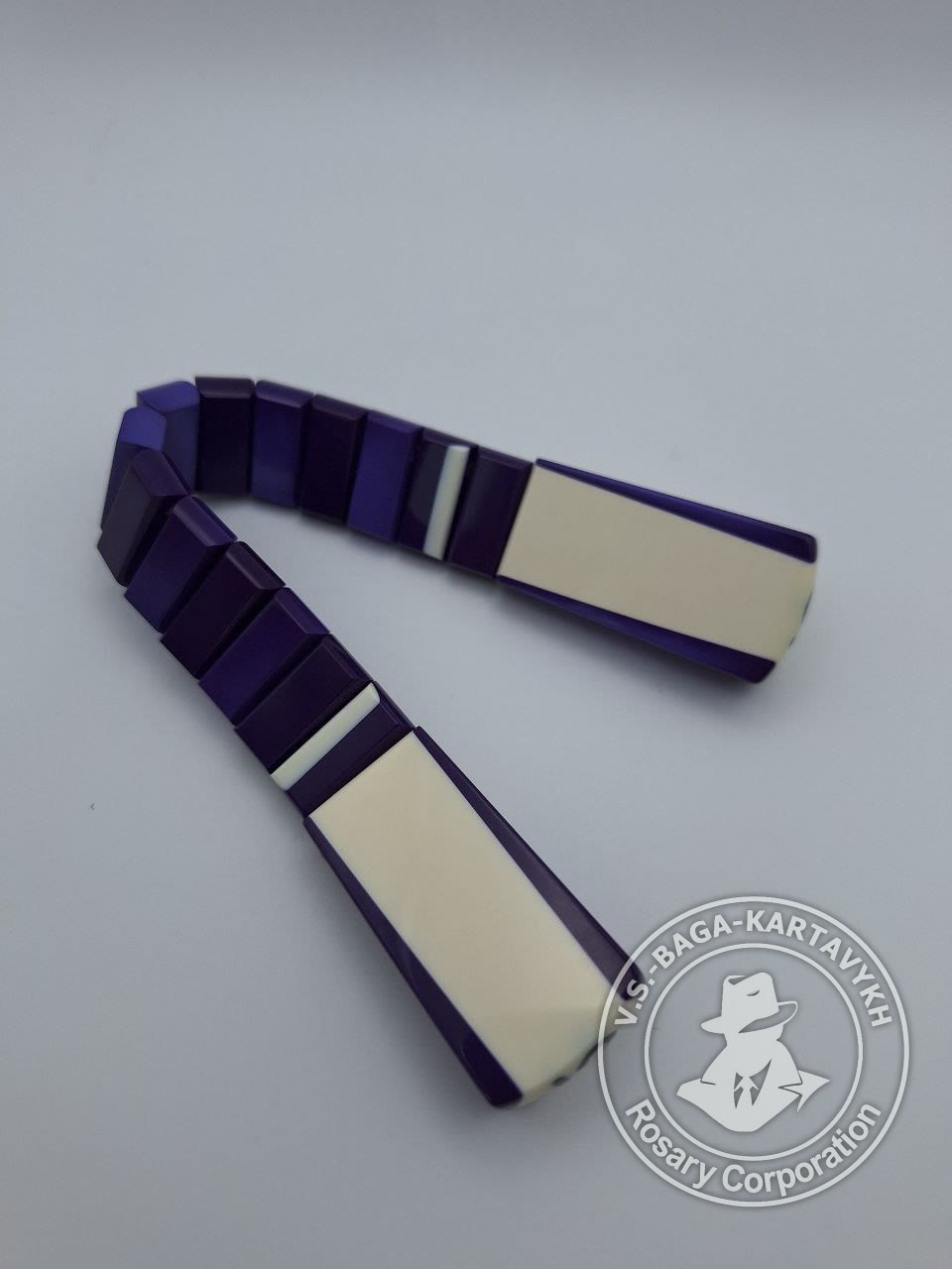Strict classic worry beads — Aramith billiard ball, no. 221 — 4