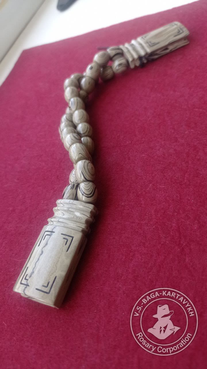 Azerbaijani worry beads — German colored ebonite, no. 241 — 2