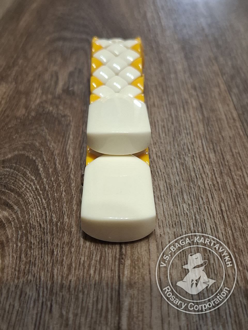 Mosaic worry beads — Aramith billiard ball, no. 367 — 2