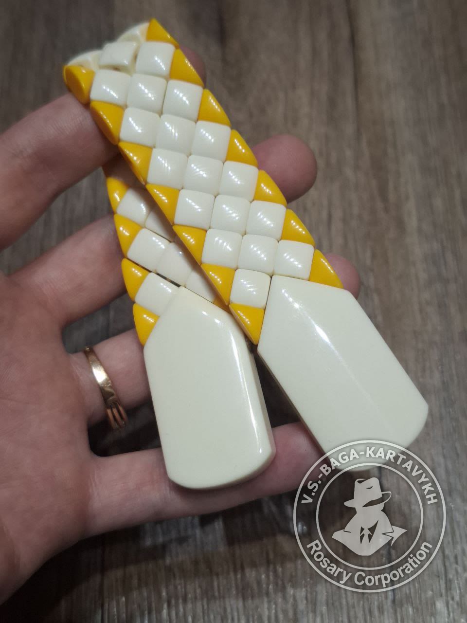 Mosaic worry beads — Aramith billiard ball, no. 367 — 7