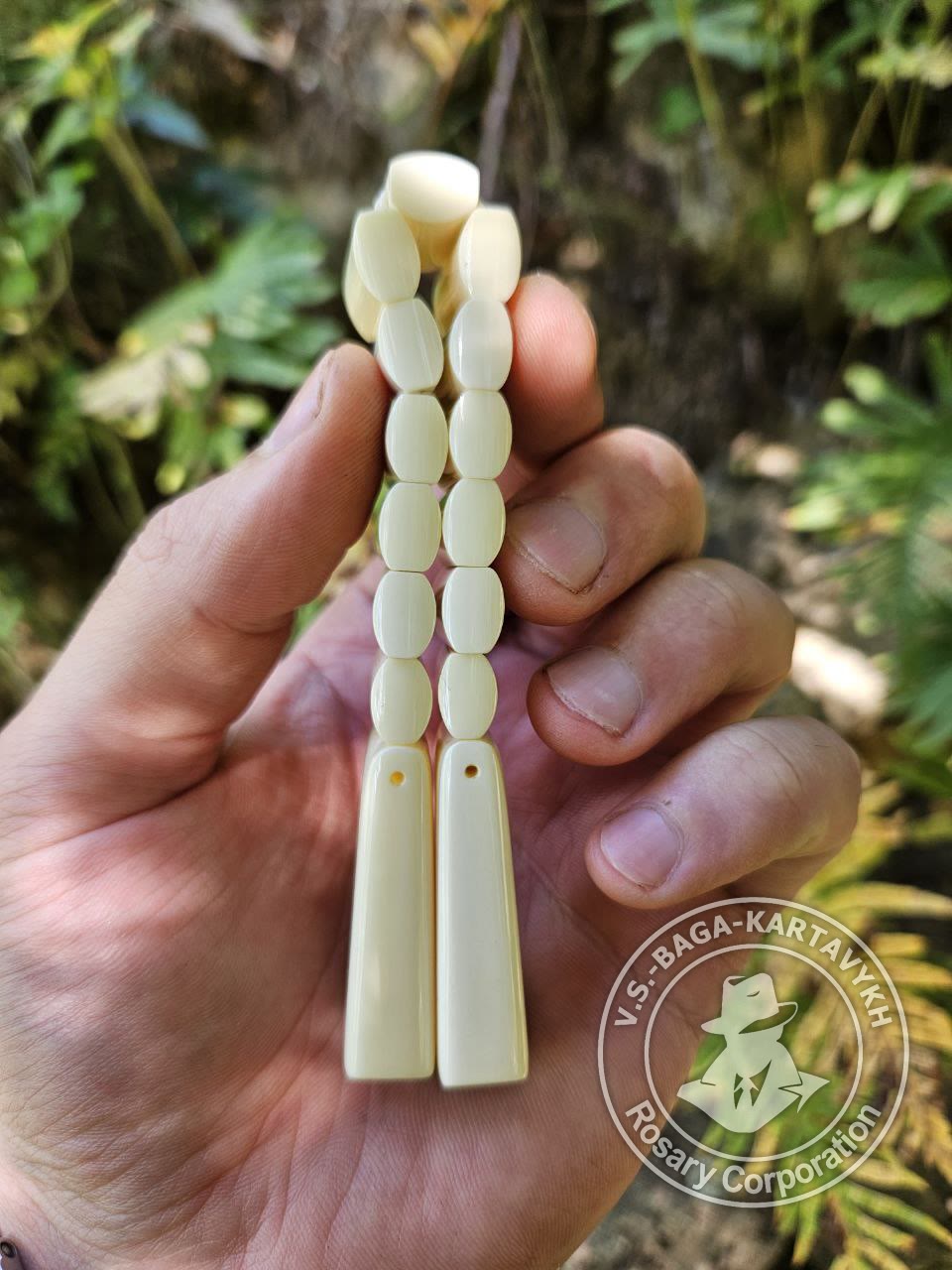 Cushions worry beads — Aramith billiard ball, no. 406 — 3