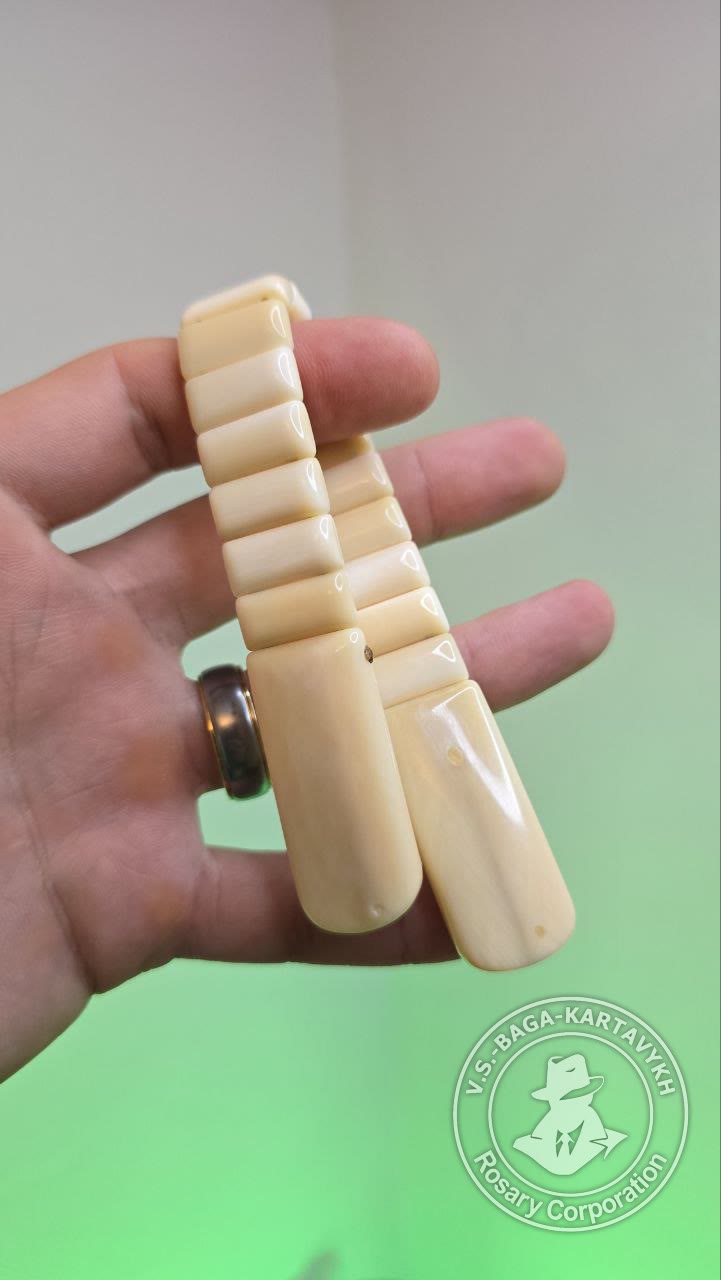 Cushions worry beads — sperm whale tooth, no. 606 — 2