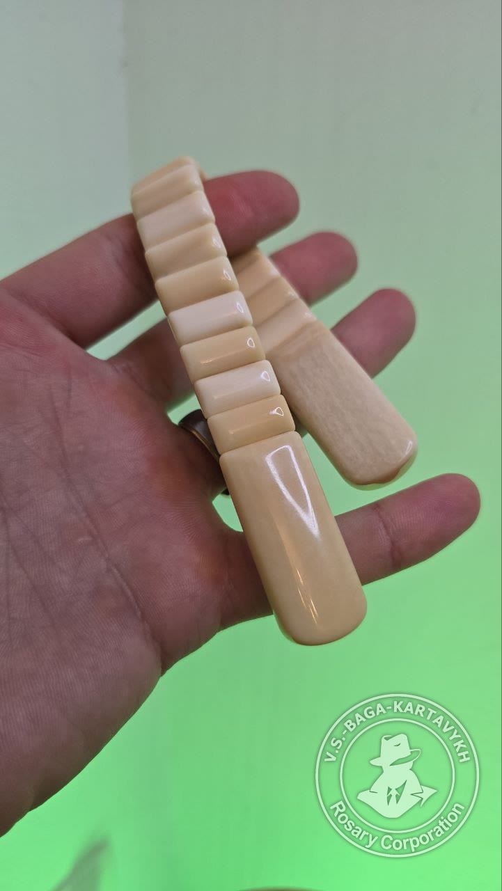 Cushions worry beads — sperm whale tooth, no. 606 — 3