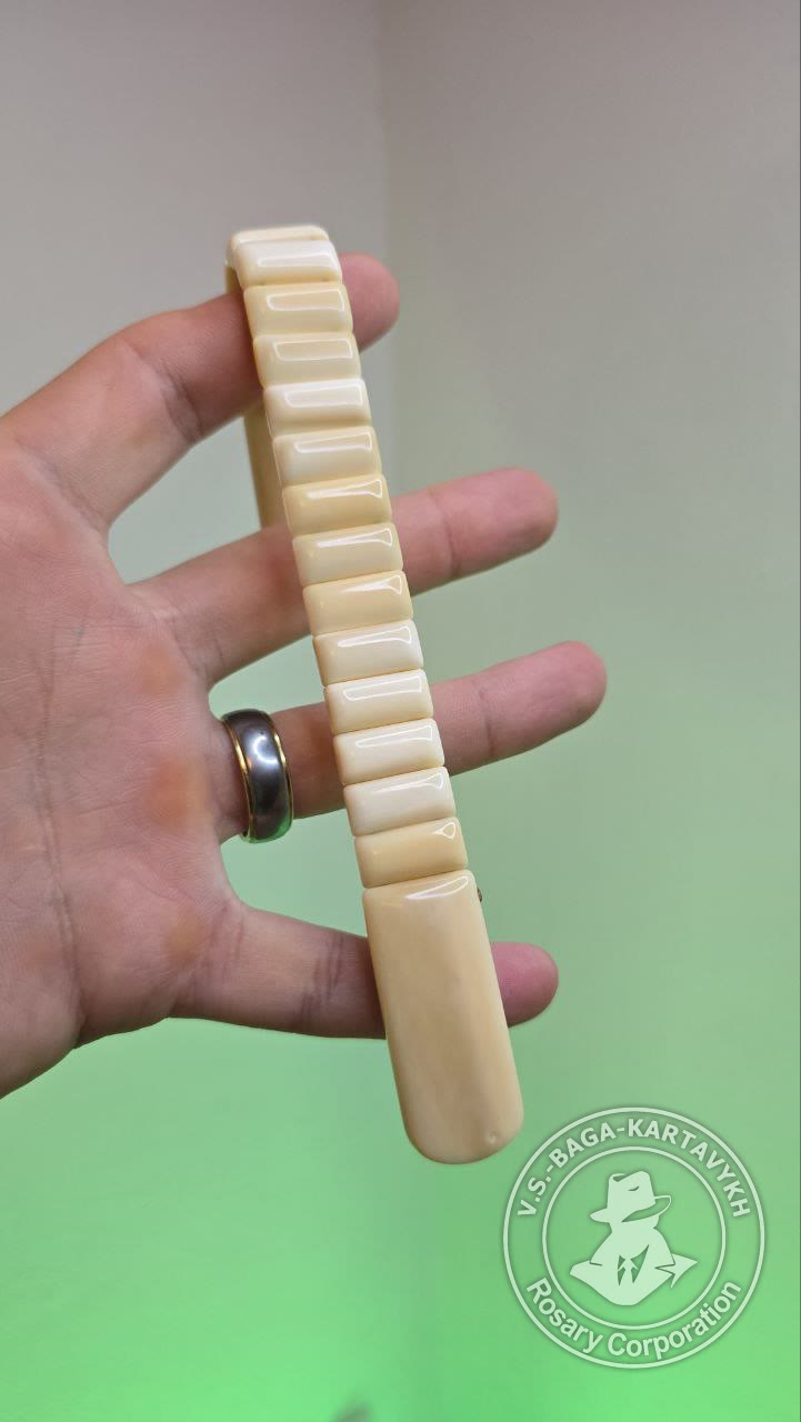 Cushions worry beads — sperm whale tooth, no. 606 — 4
