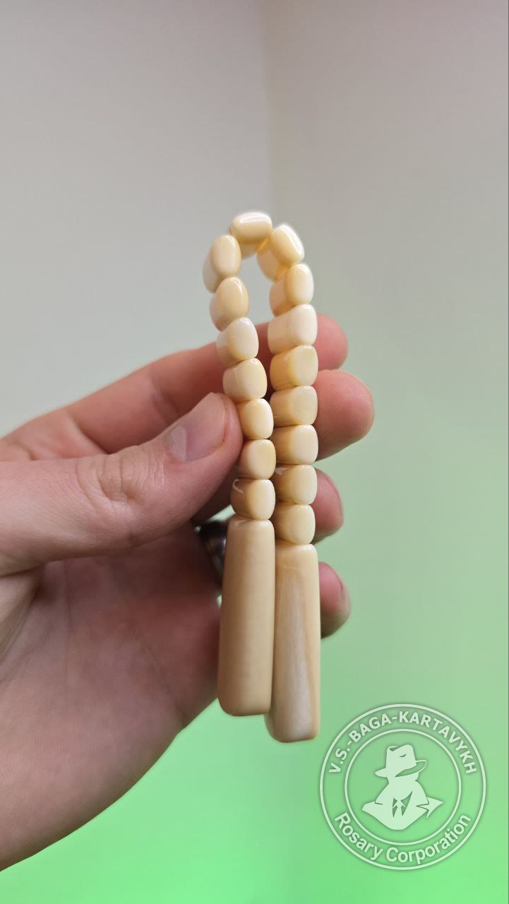 Cushions worry beads — sperm whale tooth, no. 606 — 6