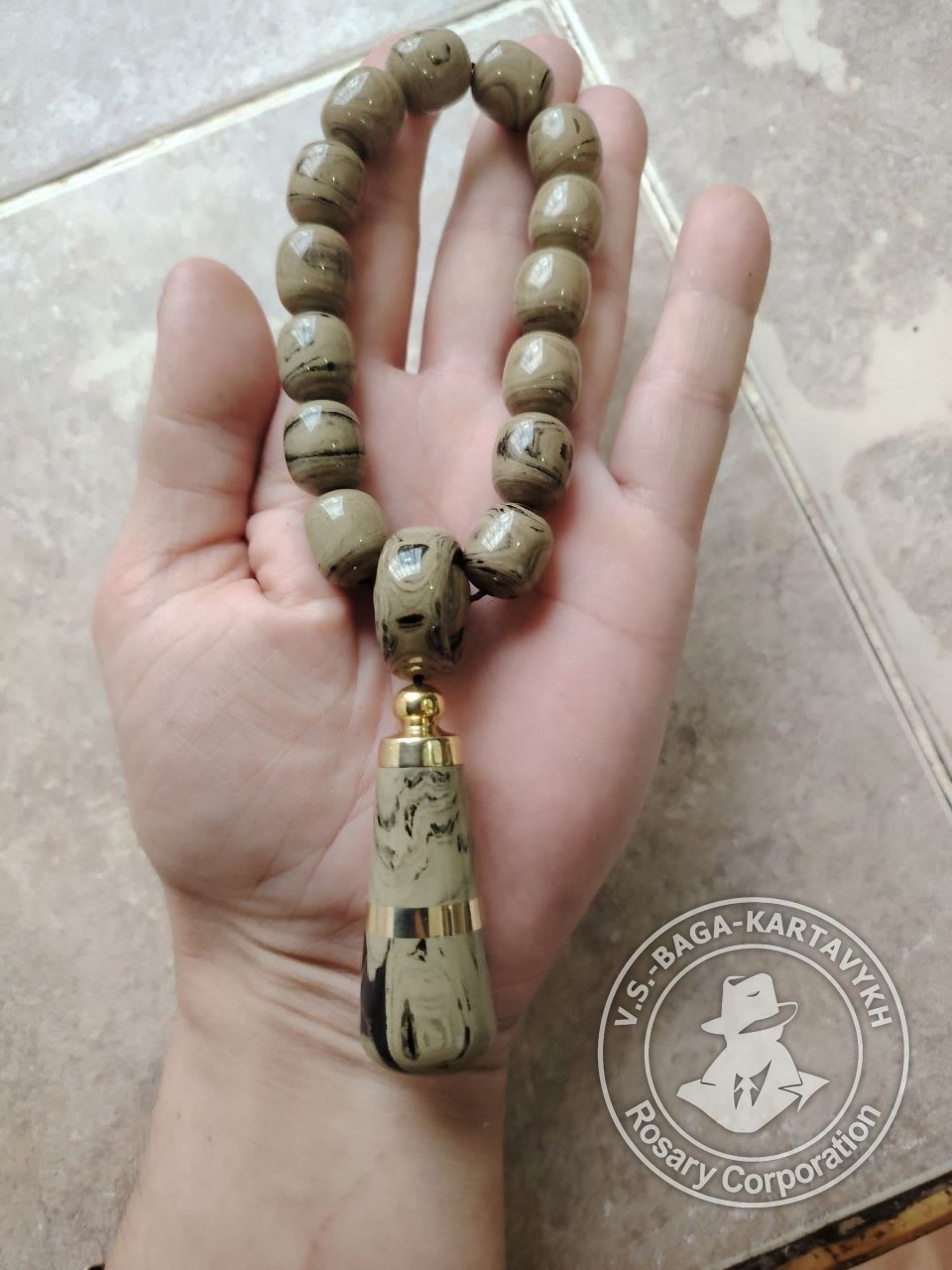 Peribory worry beads — German colored ebonite, no. 662 — 6
