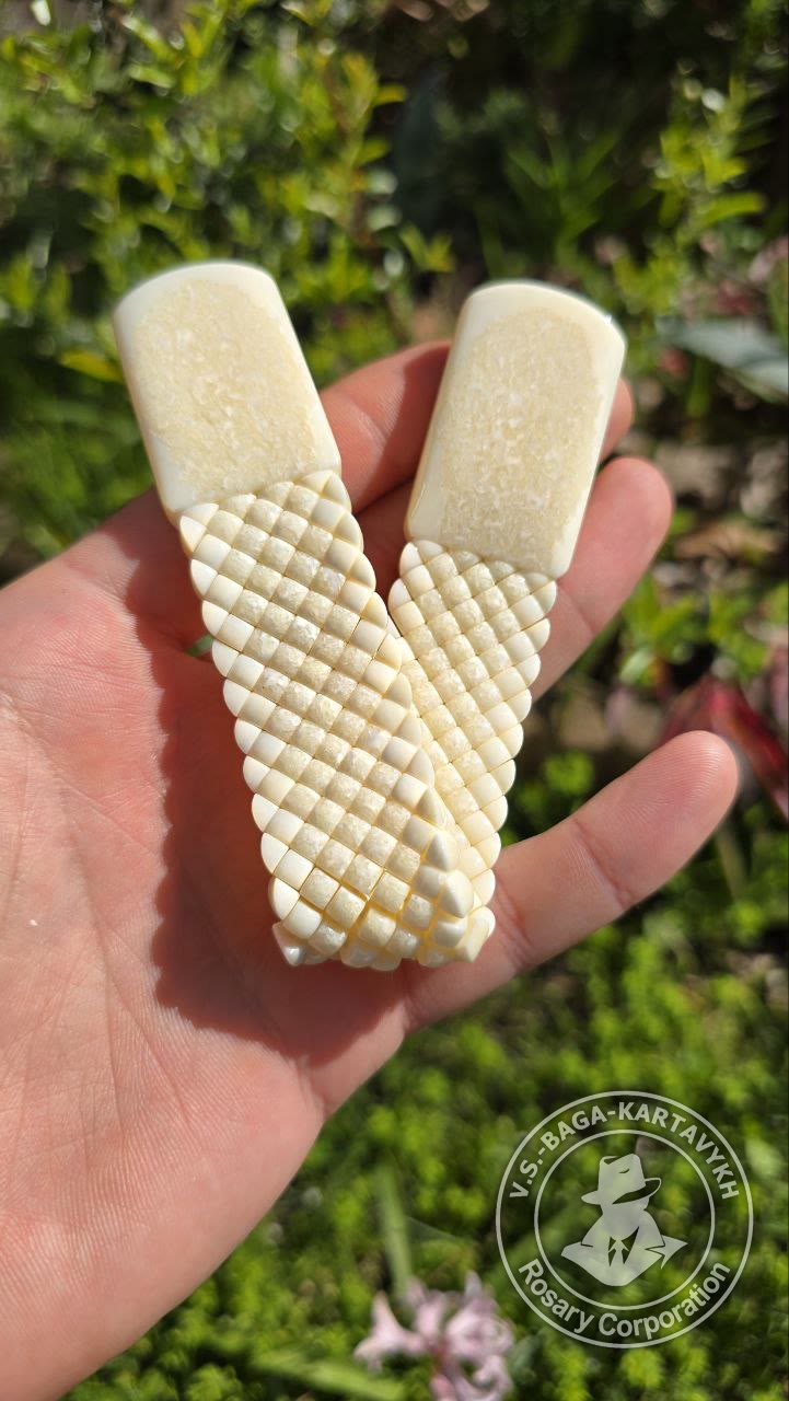 Carpet worry beads — walrus tusk, no. 667 — 3