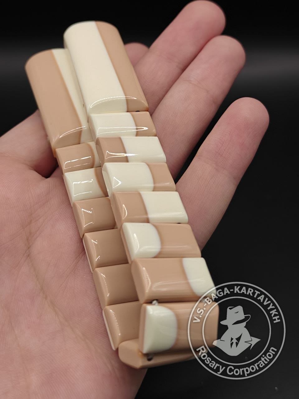 Cushions worry beads — Aramith billiard ball, no. 699 — 5