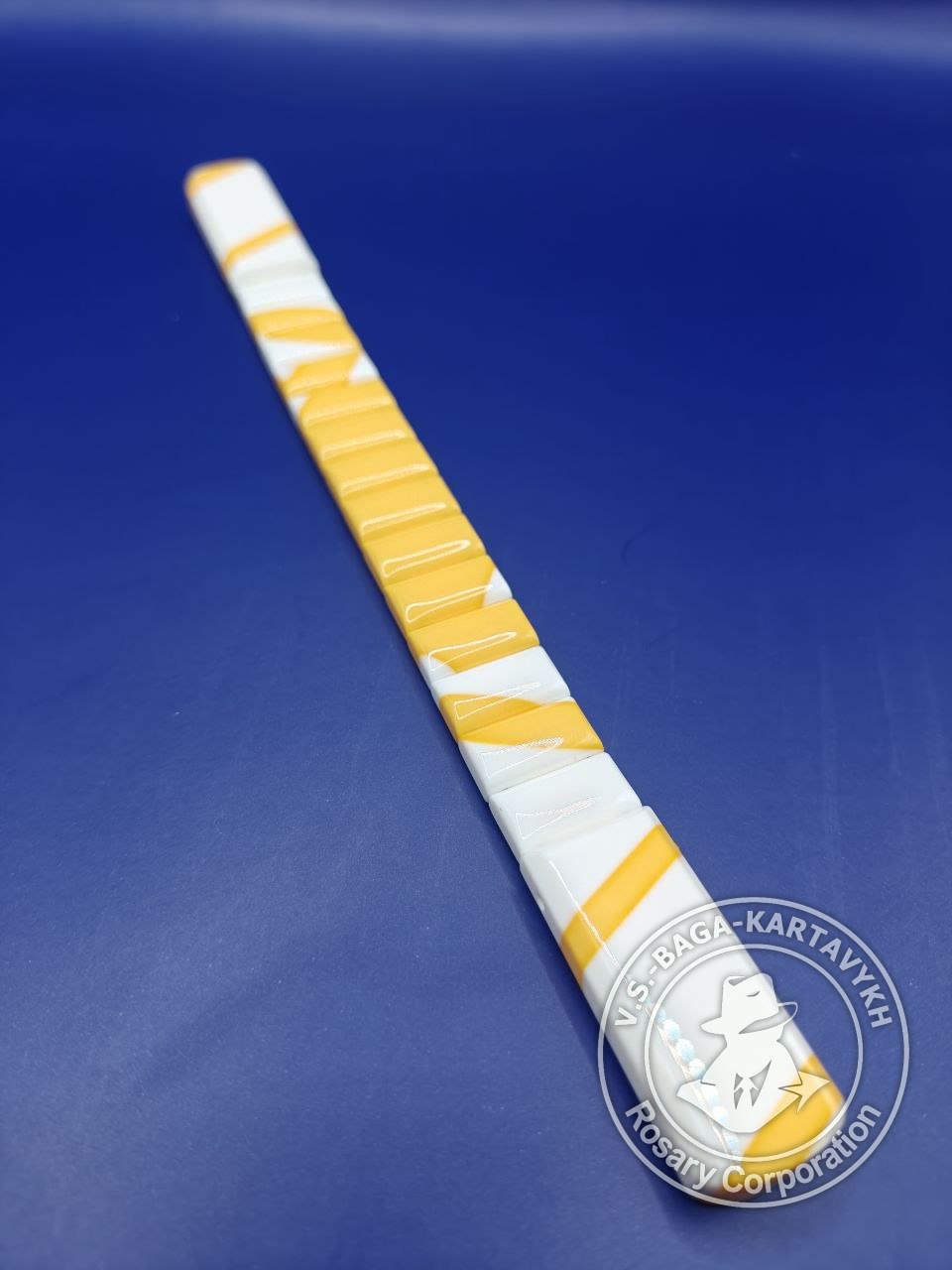 Cushions worry beads — Aramith billiard ball, no. 700 — 2