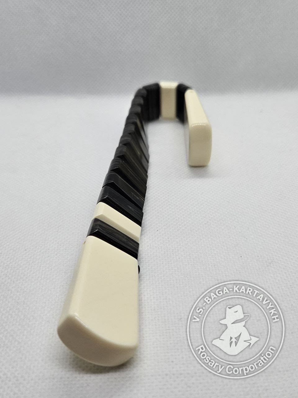 Strict classic worry beads — German colored ebonite, no. 88 — 2